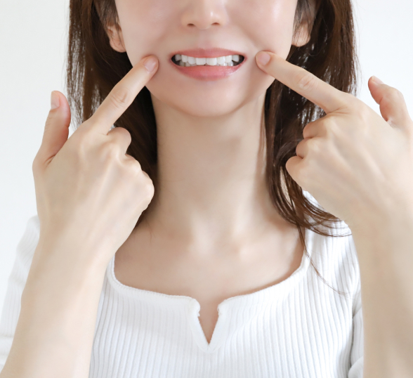 美しい白い歯で自信のある笑顔を！